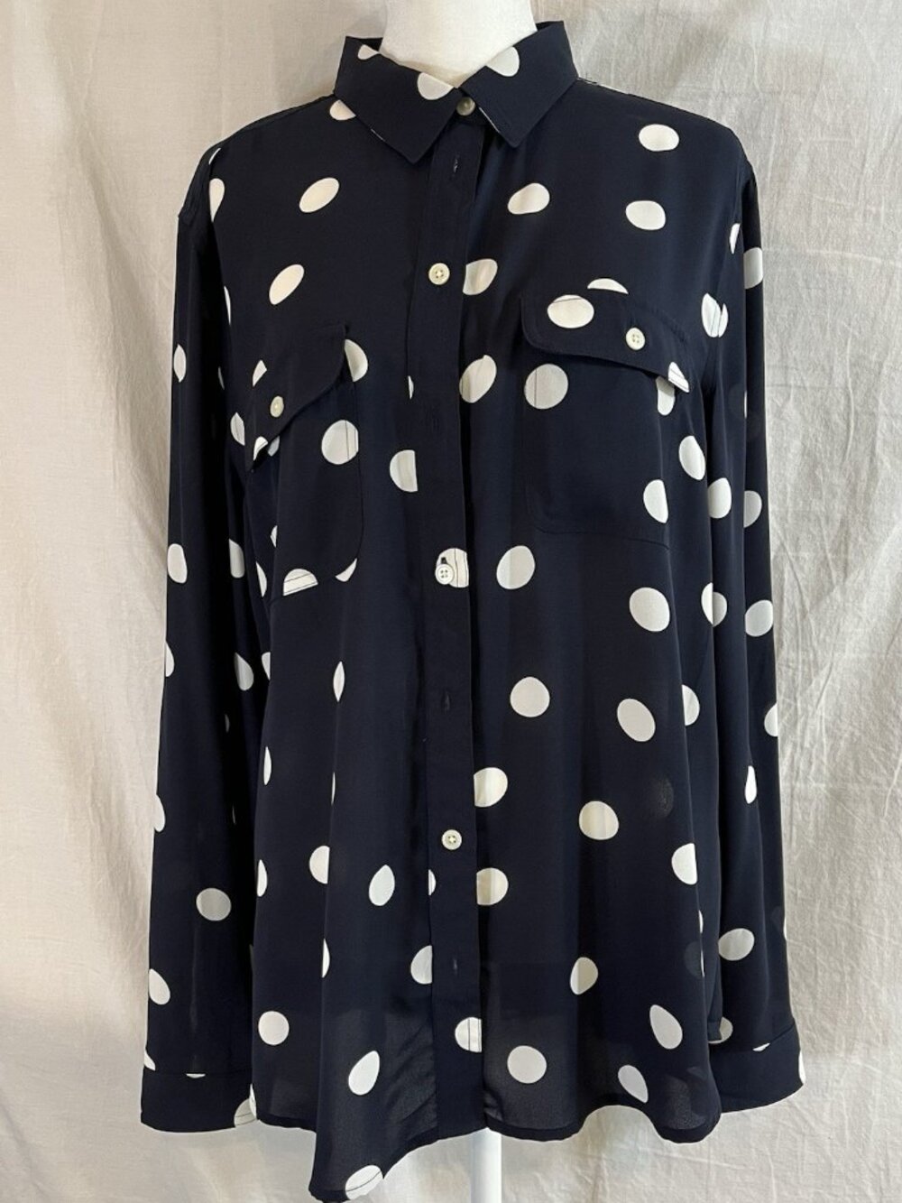 Loft Woman’s Long Sleeve Button Down Shirt Sz L, Navy